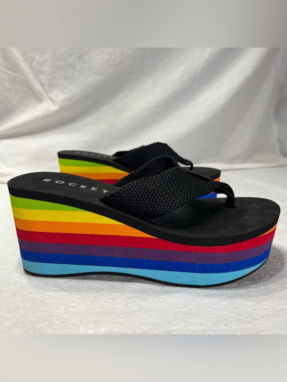Rocket Dog Womens 10 Platform Thong Sandal Rainbow Black Slip On Shoes Gay Pride - Picture 2 of 16